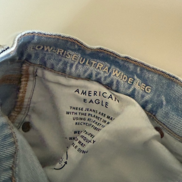 American Eagle Outfitters Low Rise Ultra wide leg Jeans - Picture 3 of 4